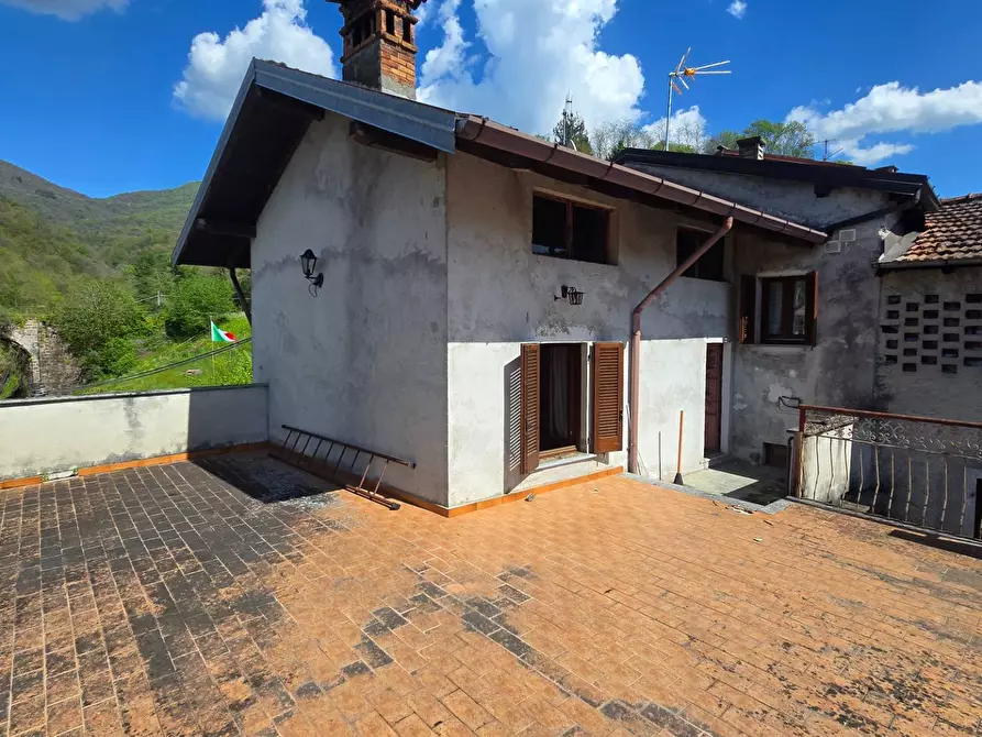 Immagine 10 di Villa in vendita  in VIA MULINO ROTTO SNC a Grantola