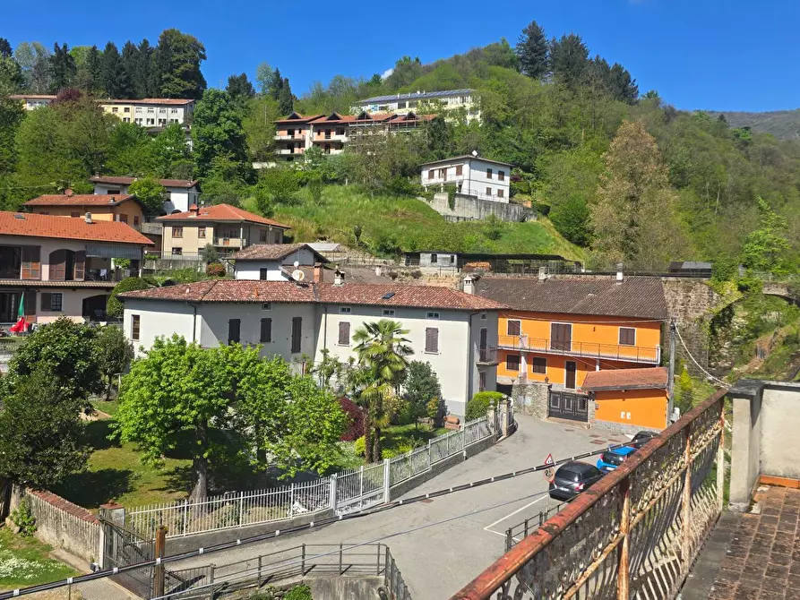 Immagine 4 di Villa in vendita  in VIA MULINO ROTTO SNC a Grantola