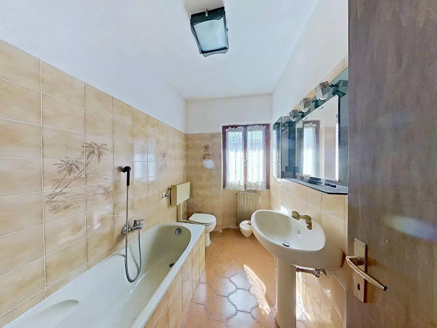 Immagine 42 di Villa in vendita  in VIA MULINO ROTTO SNC a Grantola