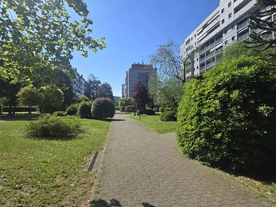Immagine 3 di Appartamento in vendita  in Via Cividale Del Friuli 15 a Milano