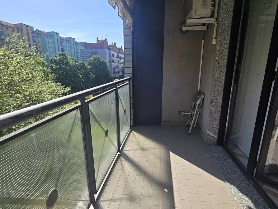 Immagine 4 di Appartamento in vendita  in Via Cividale Del Friuli 15 a Milano