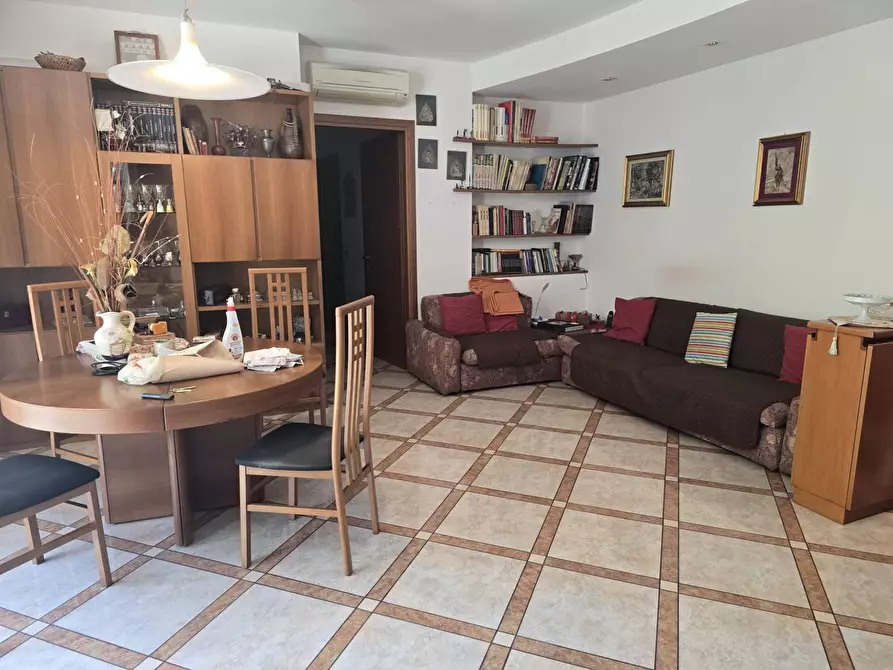 Immagine 9 di Appartamento in vendita  in Via Cividale Del Friuli 15 a Milano