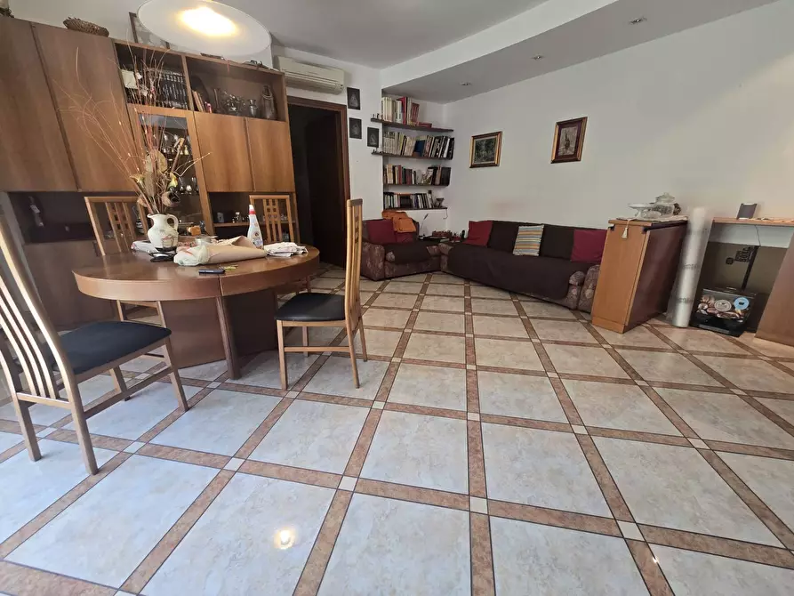 Immagine 8 di Appartamento in vendita  in Via Cividale Del Friuli 15 a Milano