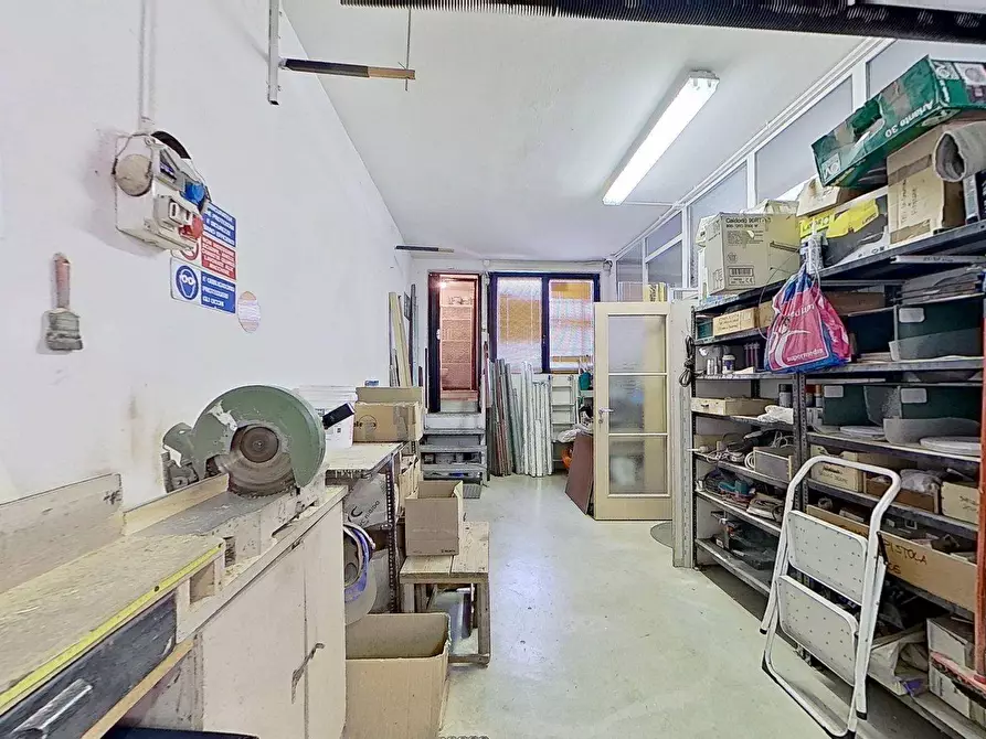 Immagine 8 di Negozio in vendita  in Via Francesco Rismondo 29 a Milano