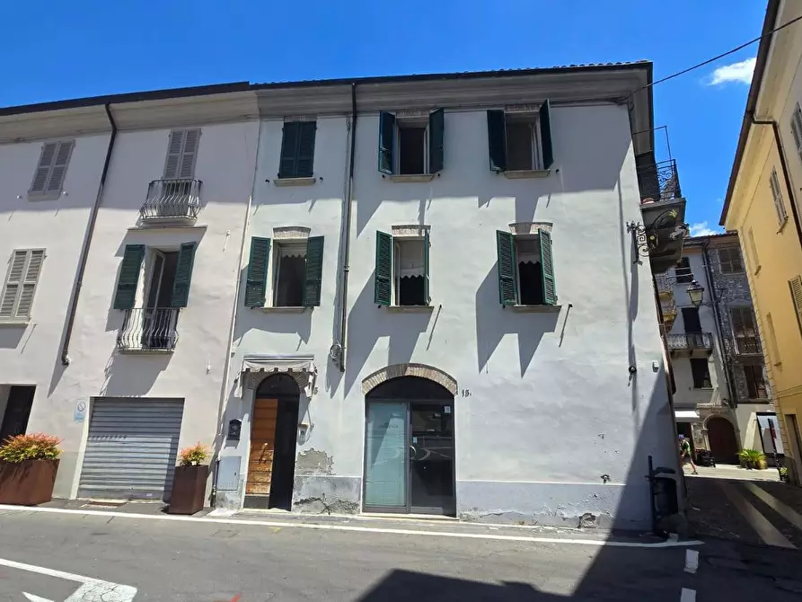 Immagine 1 di Villa in vendita  in PIAZZA SANTA FARA 13 a Bobbio