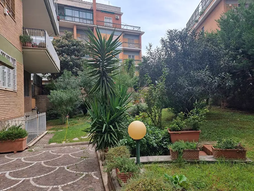 Immagine 5 di Appartamento in vendita  in VIA LIVIO TEMPESTA 18 a Roma