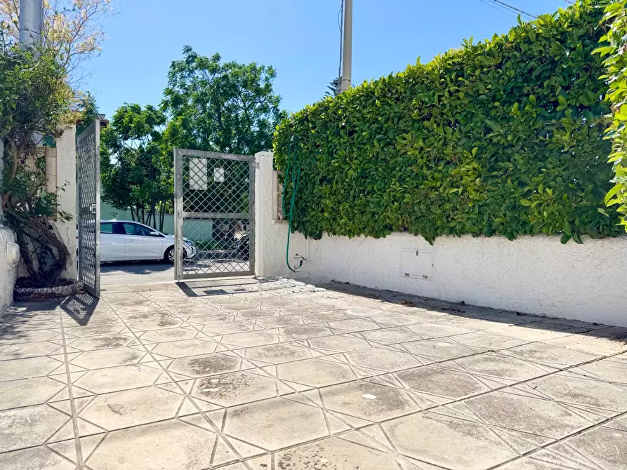 Immagine 17 di Villetta a schiera in vendita  in via Salvatore Allende 70 a Melendugno