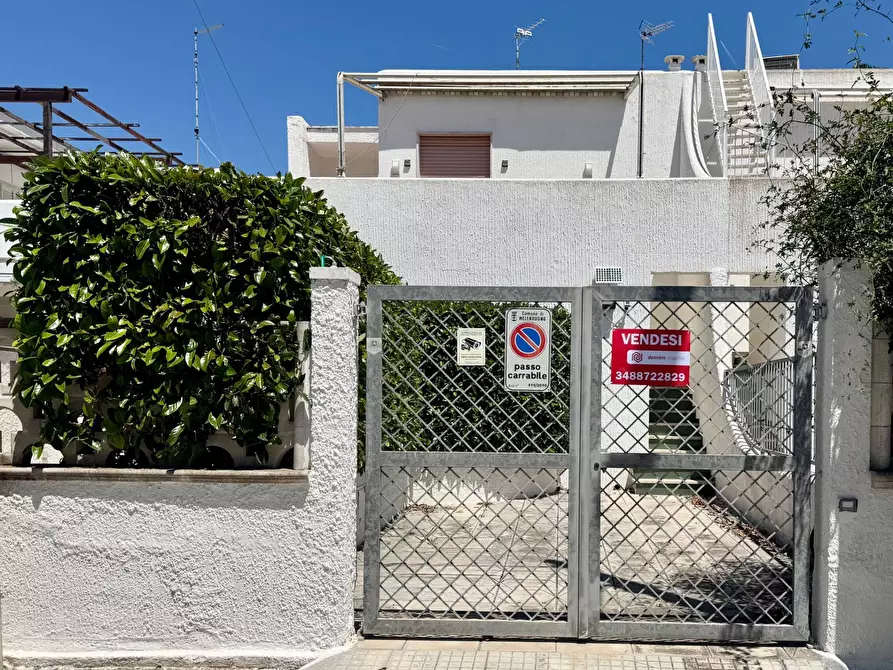 Immagine 18 di Villetta a schiera in vendita  in via Salvatore Allende 70 a Melendugno