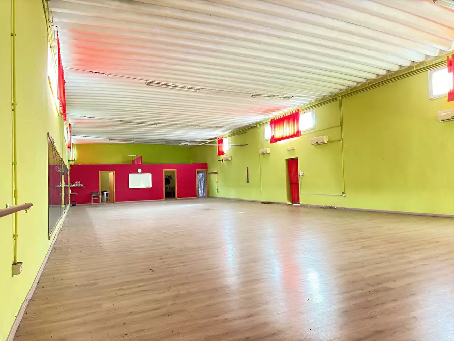 Immagine 2 di Capannone industriale in vendita  in via Italo Calvino 6 a Lecce