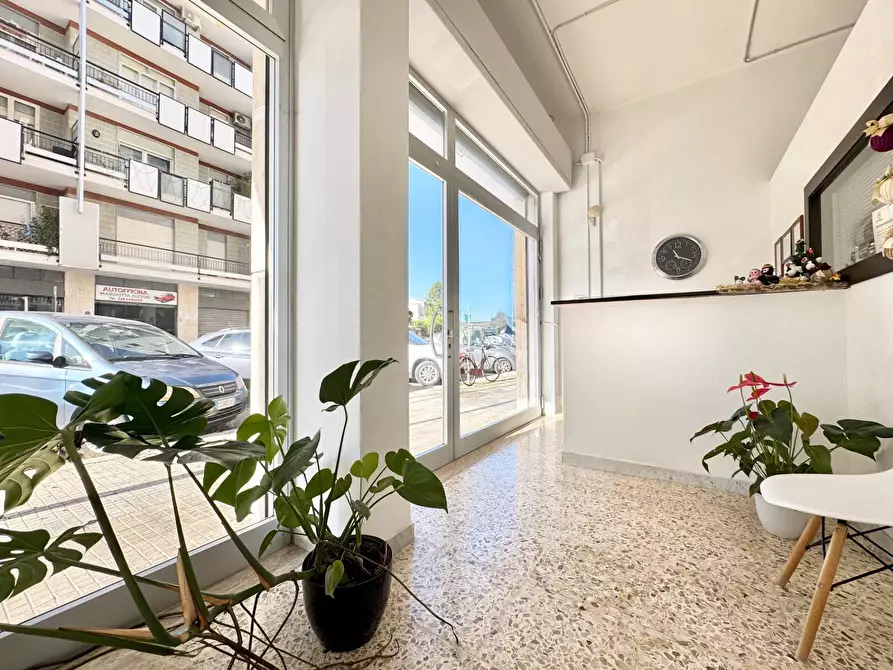 Immagine 1 di Locale commerciale in vendita  in via Carlo Massa a Lecce