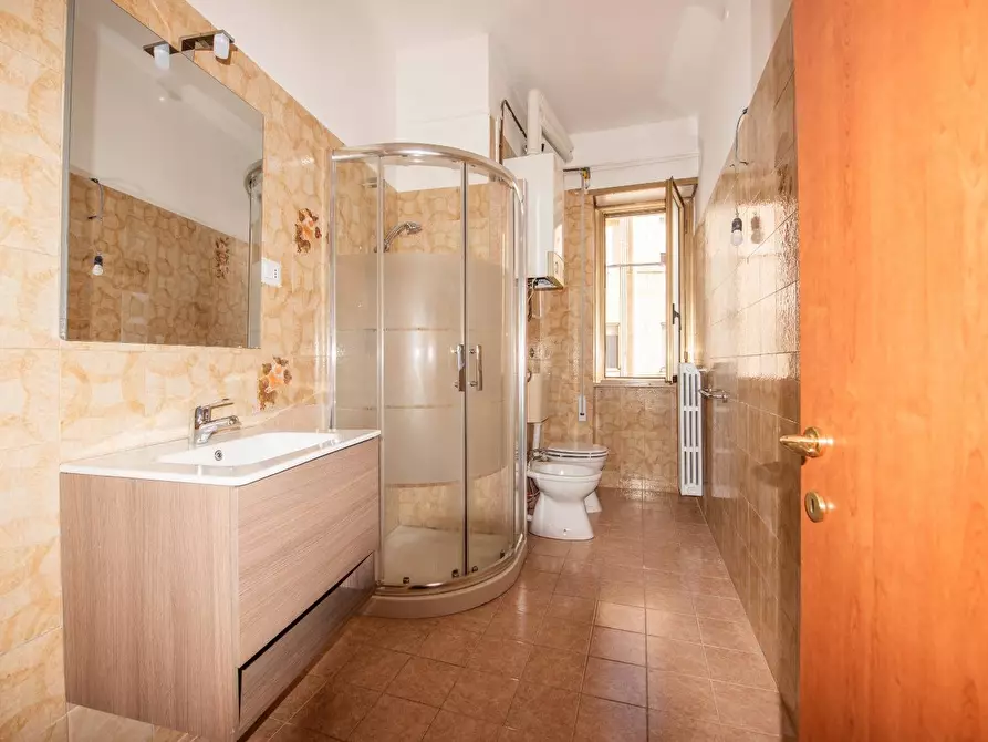 Immagine 10 di Appartamento in vendita  in via Montello 4 a Lecce