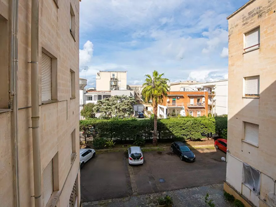 Immagine 12 di Appartamento in vendita  in via Montello 4 a Lecce