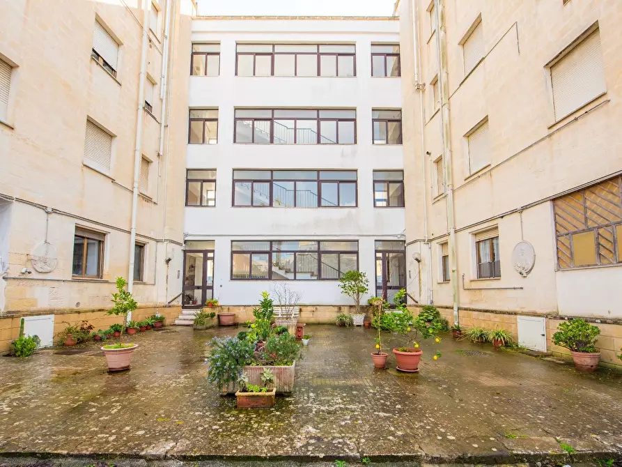 Immagine 14 di Appartamento in vendita  in via Montello 4 a Lecce