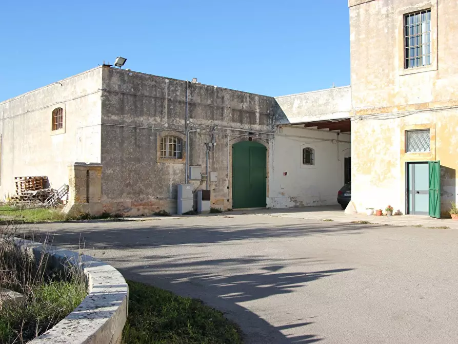 Immagine 7 di Capannone industriale in vendita  in via Enzo Ferrari a Lecce