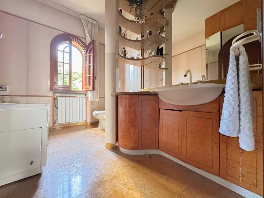 Immagine 23 di Villa in vendita  in via calore 3 a Lecce