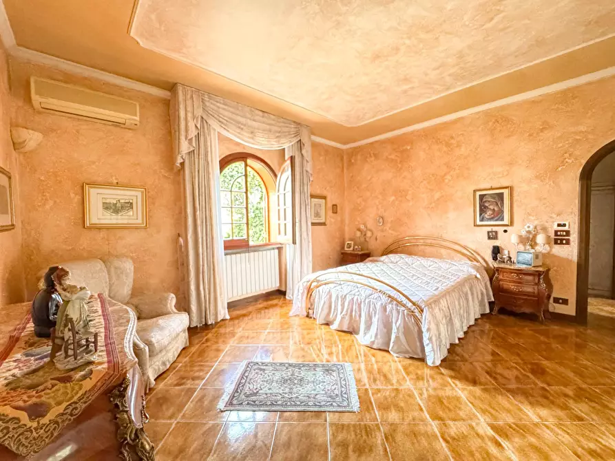 Immagine 19 di Villa in vendita  in via calore 3 a Lecce