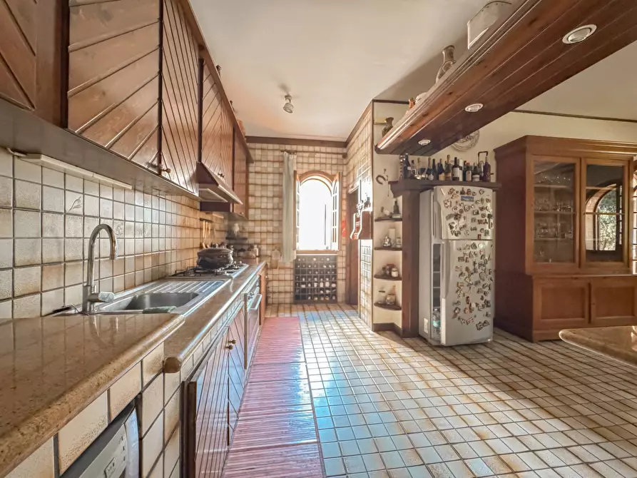 Immagine 15 di Villa in vendita  in via calore 3 a Lecce