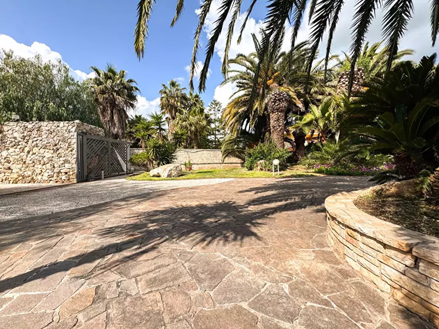 Immagine 30 di Villa in vendita  in via calore 3 a Lecce