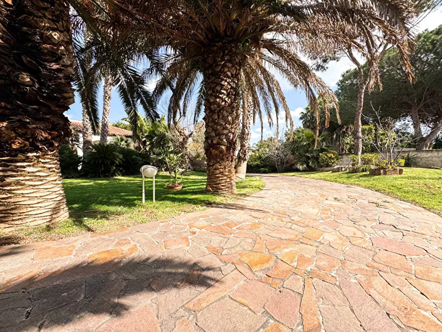 Immagine 29 di Villa in vendita  in via calore 3 a Lecce