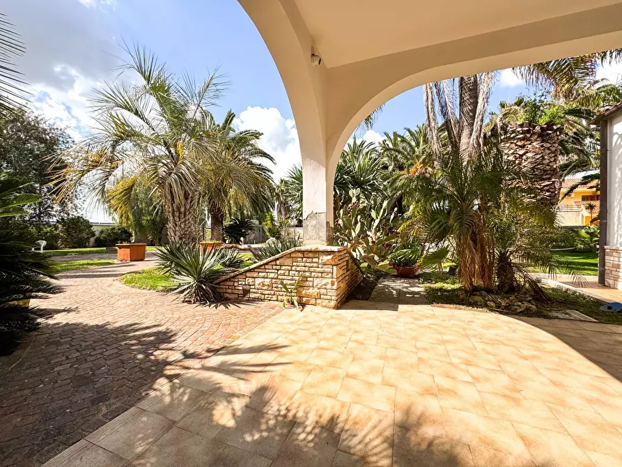 Immagine 7 di Villa in vendita  in via calore 3 a Lecce