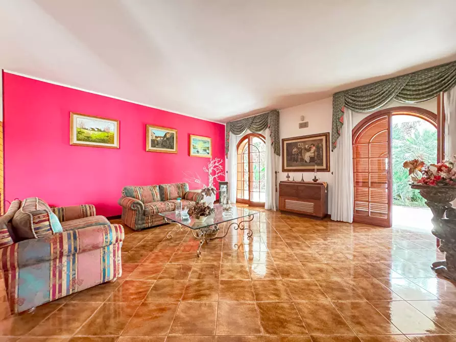 Immagine 9 di Villa in vendita  in via calore 3 a Lecce