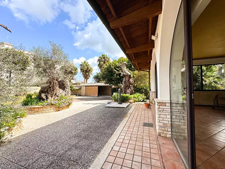 Immagine 27 di Villa in vendita  in via calore 3 a Lecce