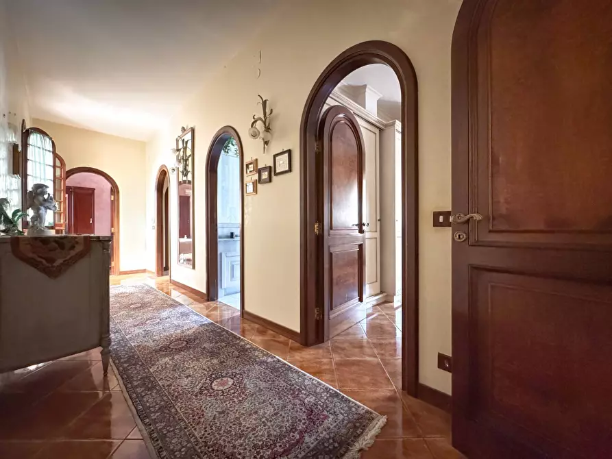 Immagine 17 di Villa in vendita  in via calore 3 a Lecce