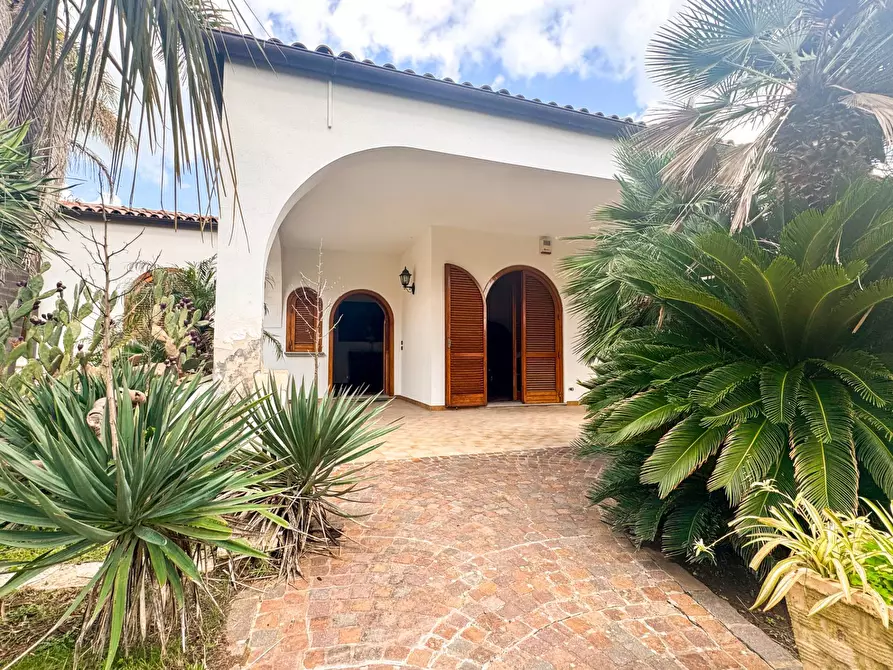 Immagine 6 di Villa in vendita  in via calore 3 a Lecce