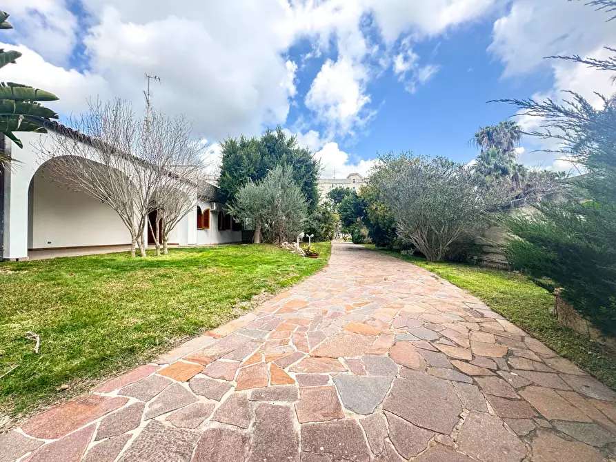 Immagine 4 di Villa in vendita  in via calore 3 a Lecce