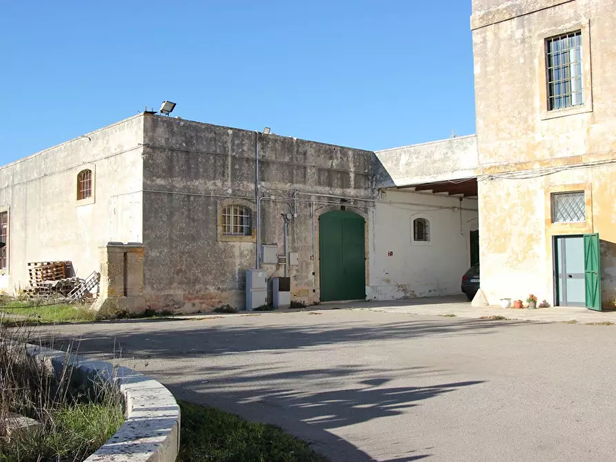 Immagine 1 di Capannone industriale in vendita  in via Enzo Ferrari 2 a Lecce