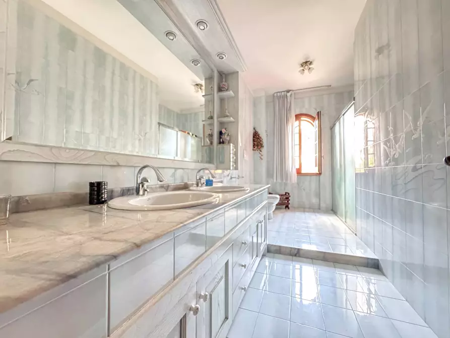 Immagine 23 di Villa in vendita  in via calore 3 a Lecce