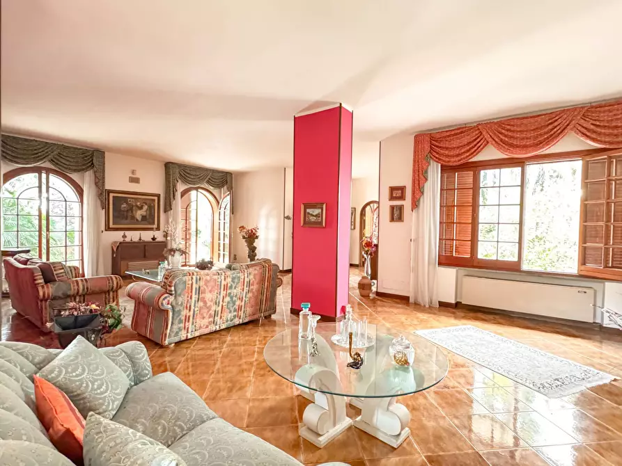 Immagine 12 di Villa in vendita  in via calore 3 a Lecce
