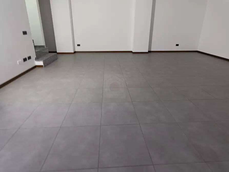 Immagine 6 di Locale commerciale in affitto  in Via Umberto I° 32 a Seregno