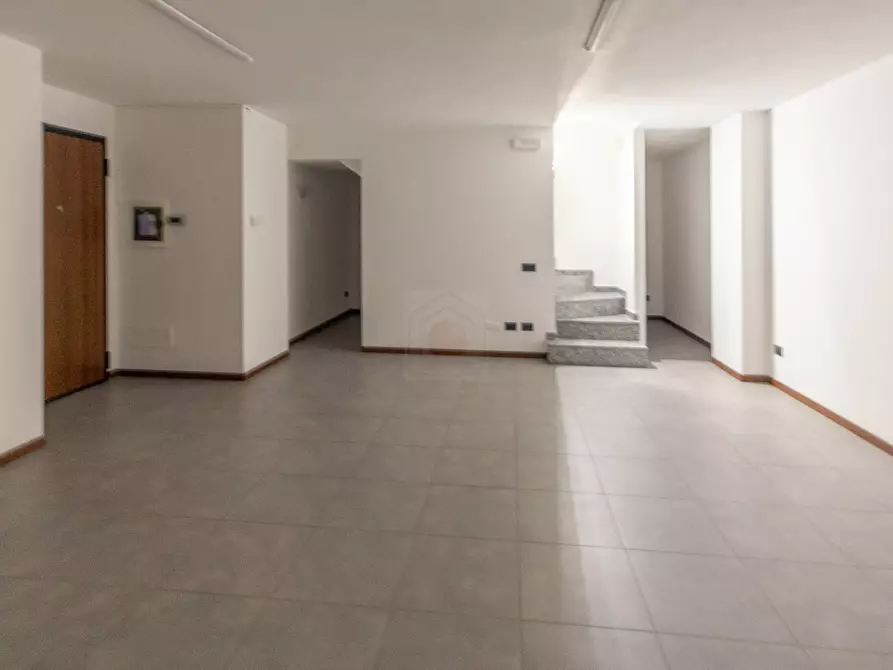 Immagine 7 di Locale commerciale in affitto  in Via Umberto I° 32 a Seregno