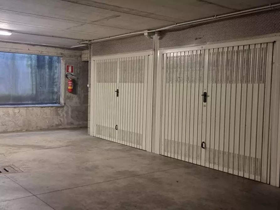 Immagine 7 di Box auto in vendita  in largo Carotto a Lissone