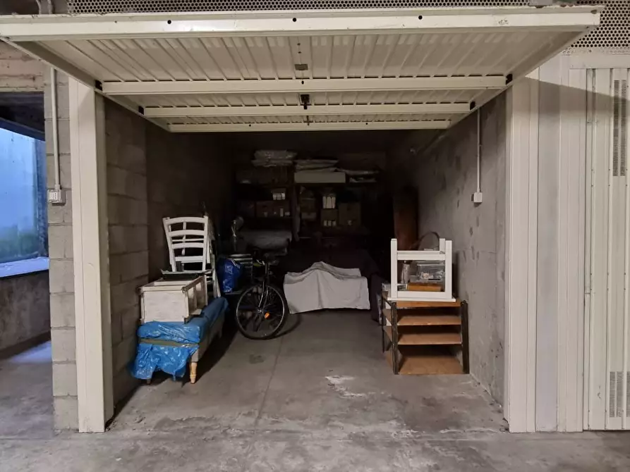 Immagine 8 di Box auto in vendita  in largo Carotto a Lissone