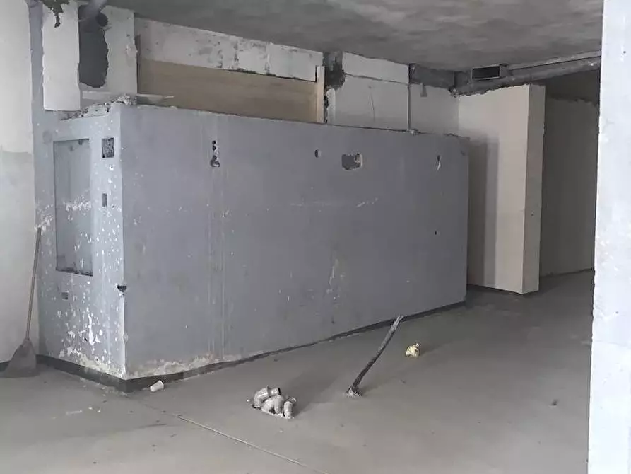 Immagine 17 di Negozio in affitto  in via IV Novembre 112 a Settimo Milanese