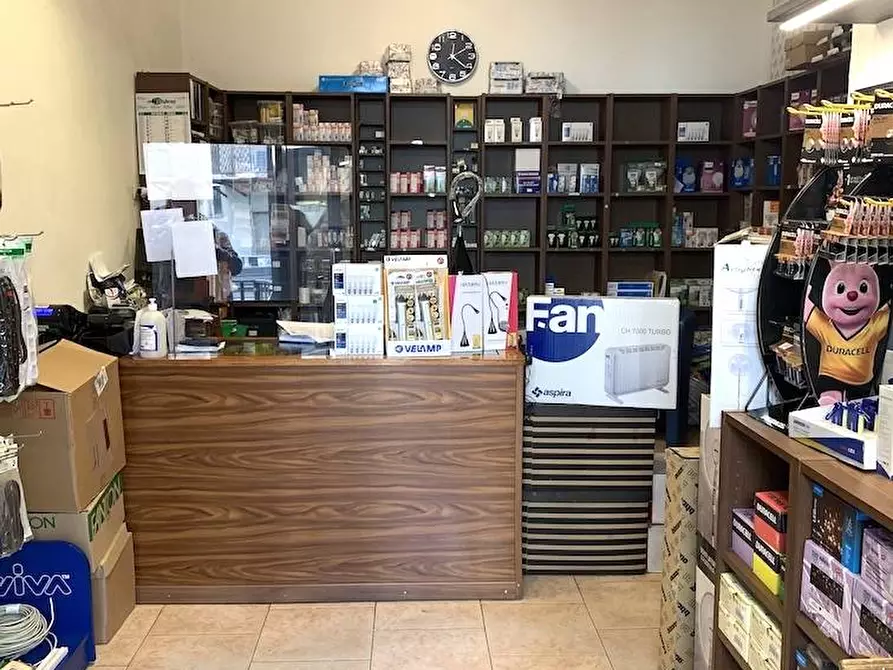 Immagine 1 di Negozio in vendita  in Corso Di Porta Vittoria 46 a Milano