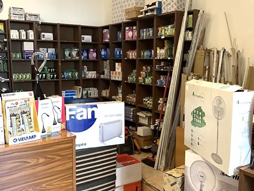 Immagine 2 di Negozio in vendita  in Corso Di Porta Vittoria 46 a Milano