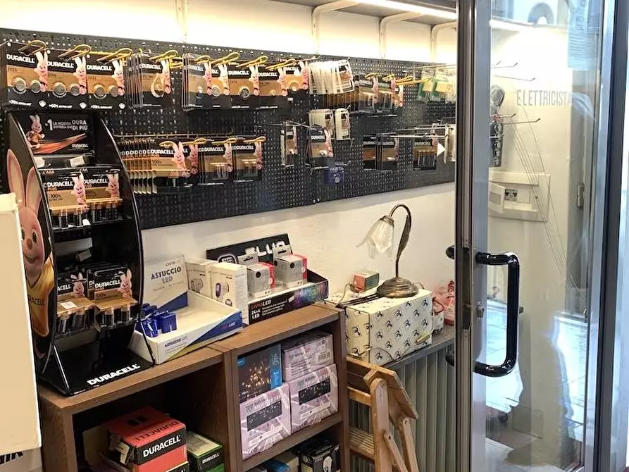 Immagine 4 di Negozio in vendita  in Corso Di Porta Vittoria 46 a Milano