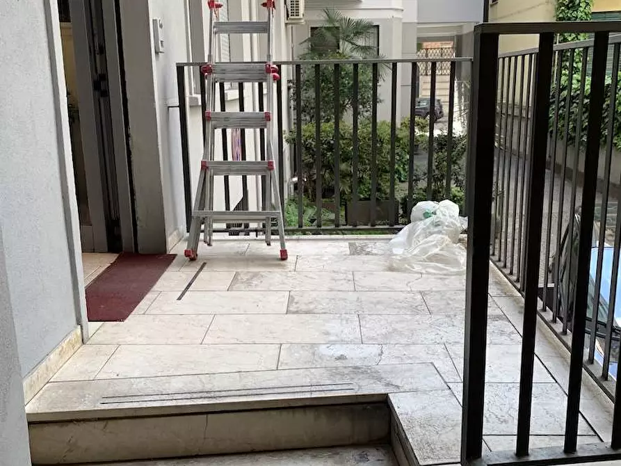 Immagine 9 di Negozio in vendita  in Corso Di Porta Vittoria 46 a Milano