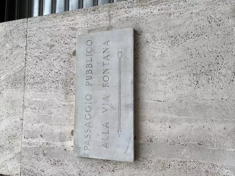 Immagine 13 di Negozio in vendita  in Corso Di Porta Vittoria 46 a Milano