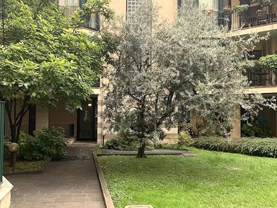 Immagine 34 di Appartamento in vendita  in Via Lambro a Milano