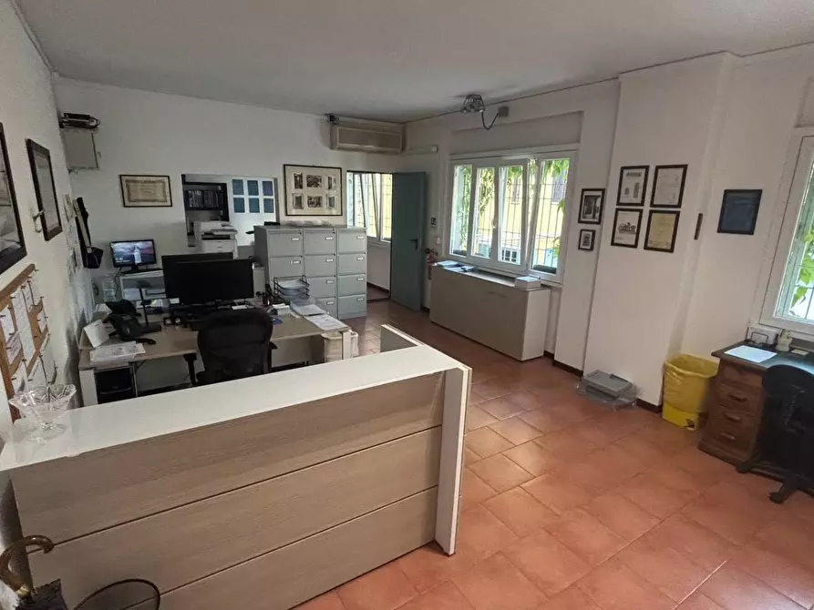 Immagine 3 di Laboratorio in vendita  in via Delfico a Milano