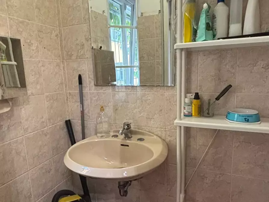 Immagine 10 di Laboratorio in vendita  in via Delfico a Milano