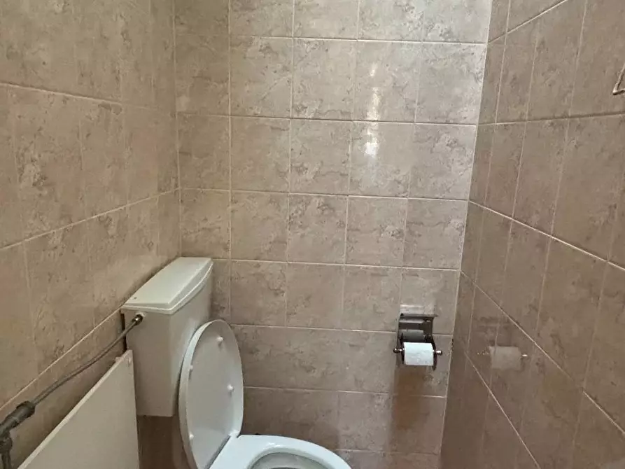 Immagine 11 di Laboratorio in vendita  in via Delfico a Milano