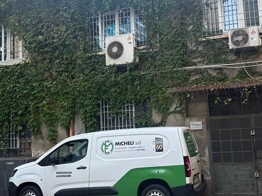 Immagine 17 di Laboratorio in vendita  in via Delfico a Milano