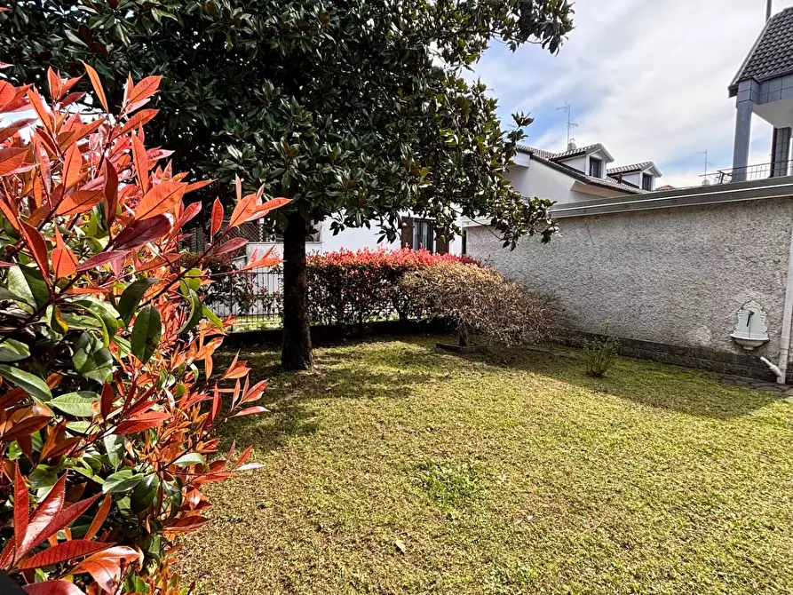 Immagine 30 di Villa in vendita  in via Marziale a Rho