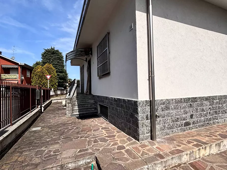 Immagine 36 di Villa in vendita  in via Marziale a Rho