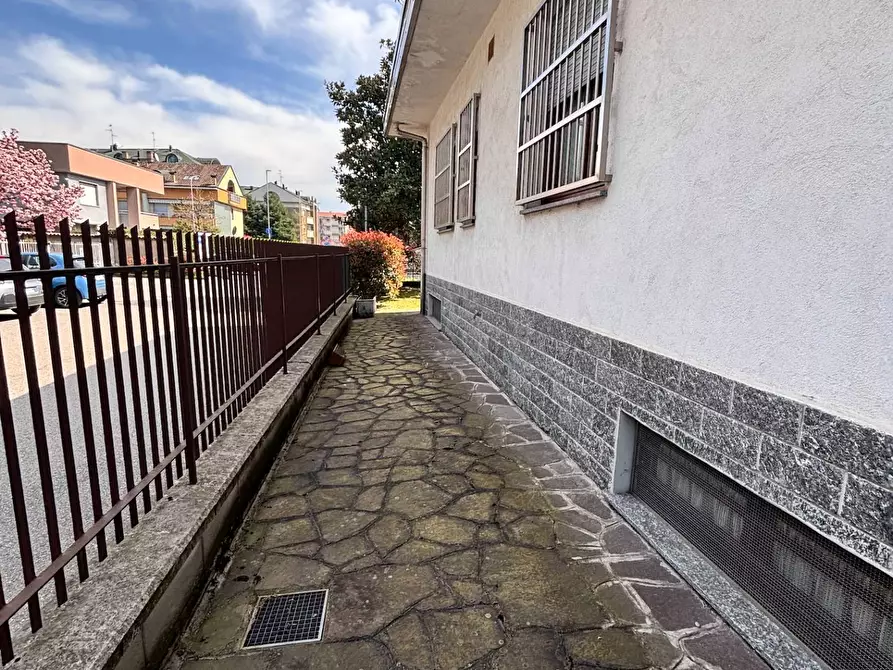 Immagine 55 di Villa in vendita  in via Marziale a Rho